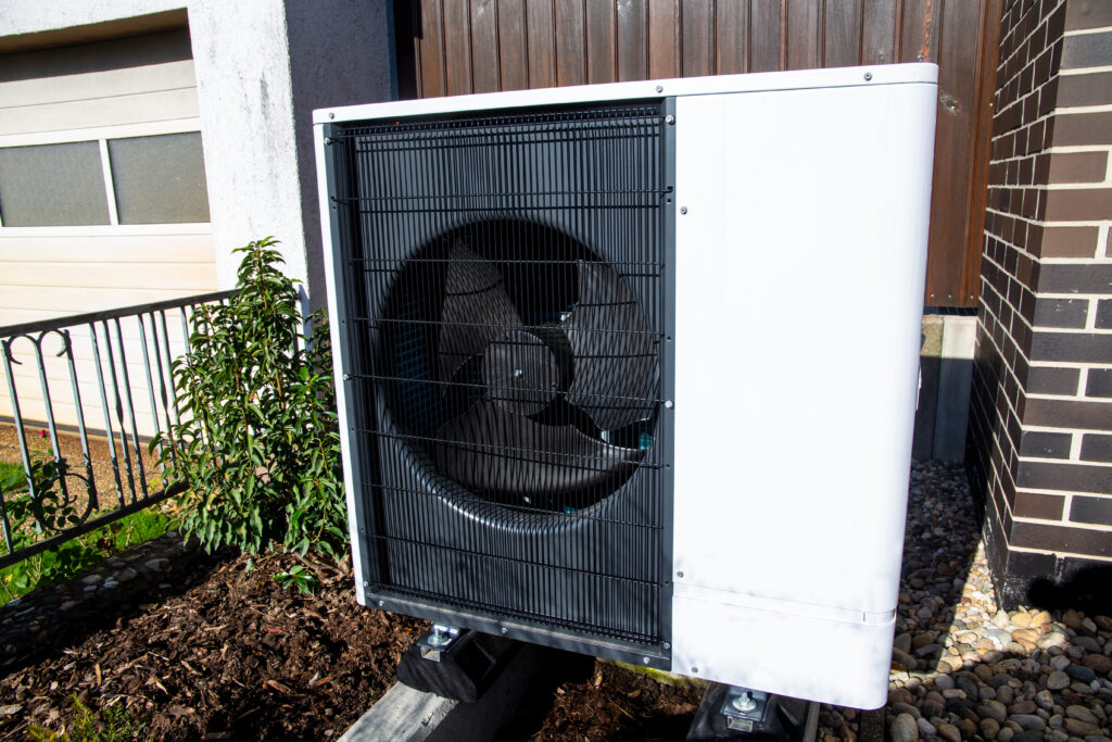 Instalace tepelného čerpadla — HM Heating